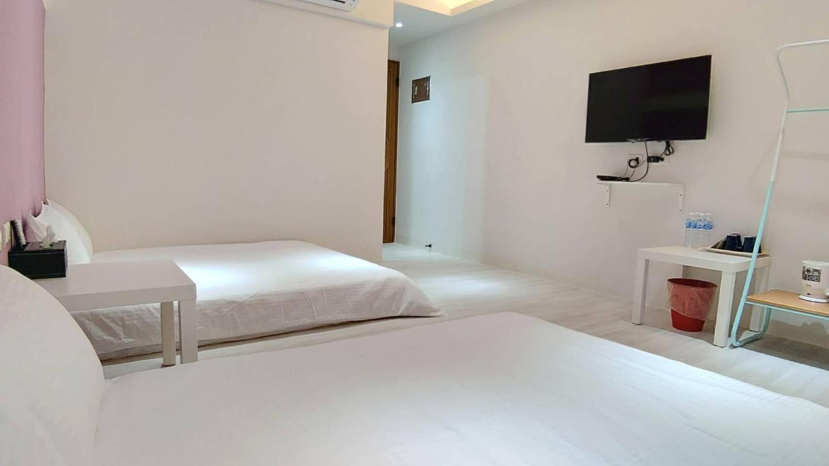 No.14 Hotel Tainan Exterior photo